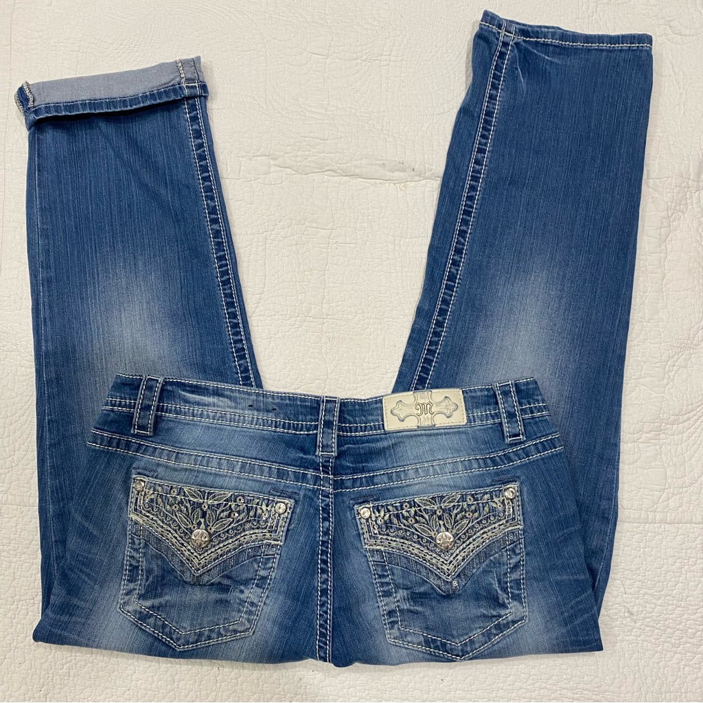 Miss Me MidRise Easy Crop Size 31